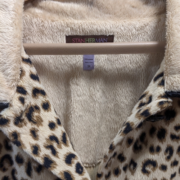 Leopard Print Fleece Robe - Picture 16 of 16